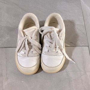Zara girls sneakers. Size 24.